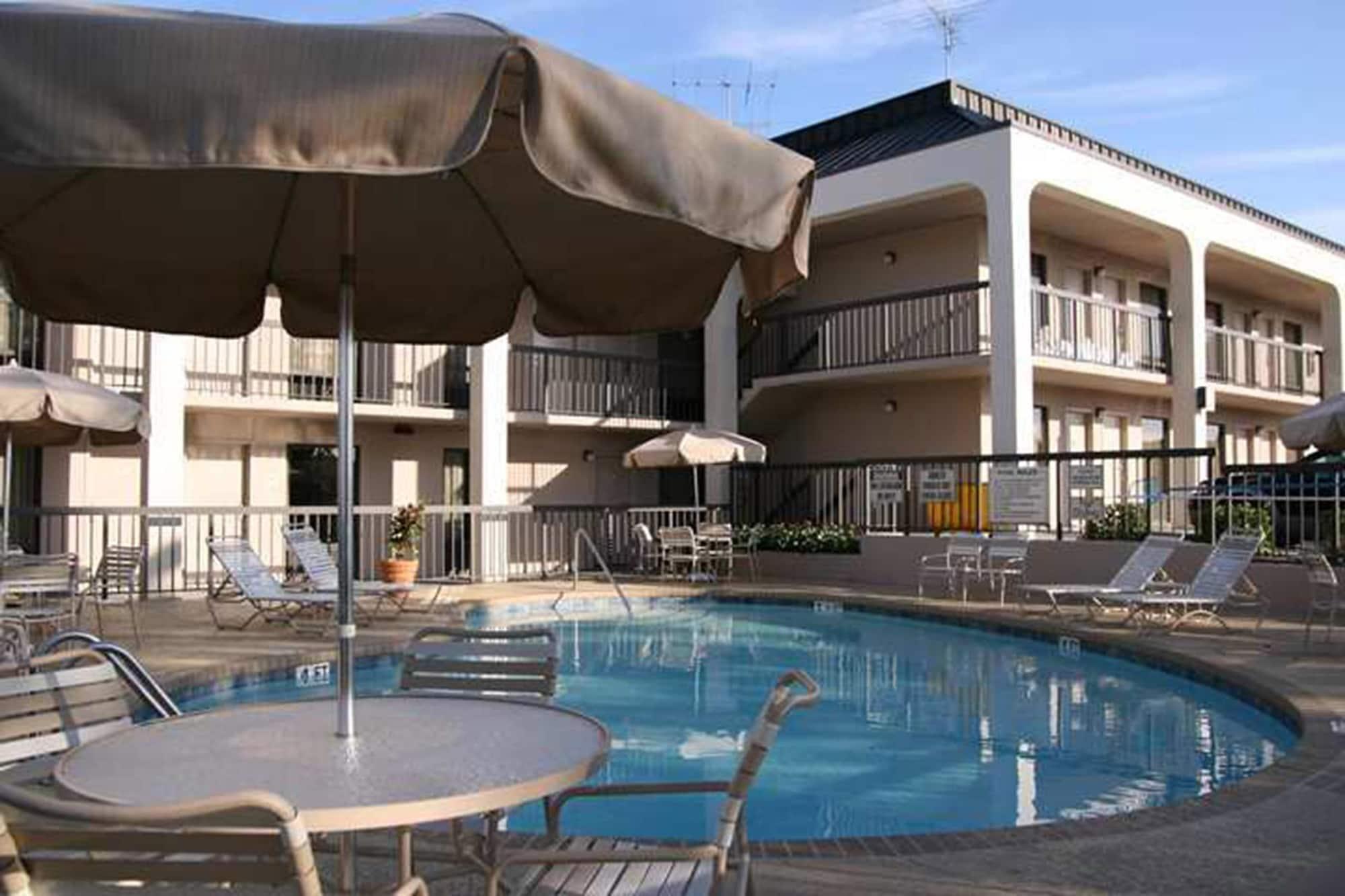 Motel 6 Fayetteville - I-95 エクステリア 写真